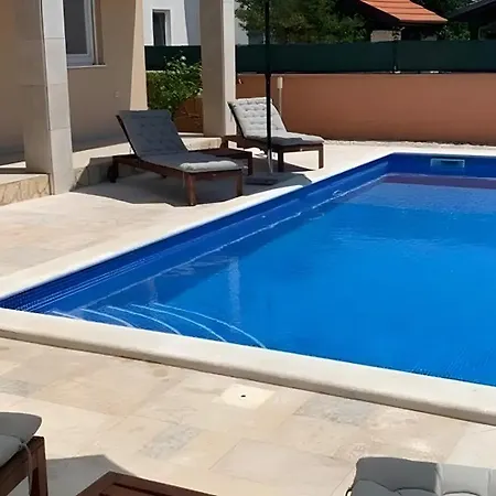 Ferienhaus Dorina *